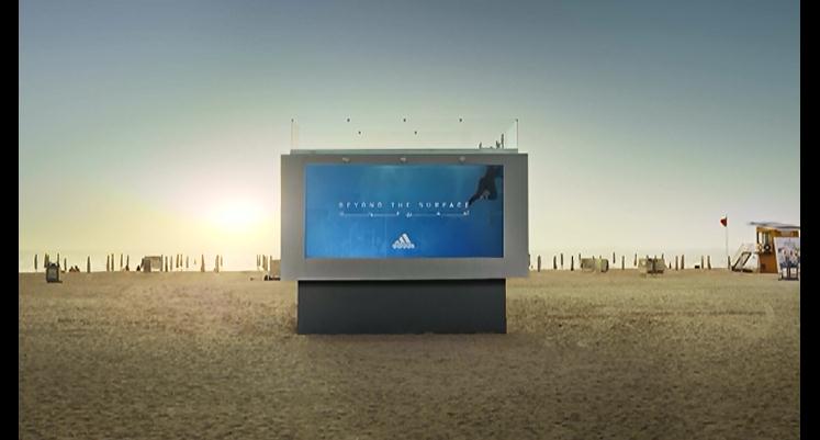 全球首創液體廣告牌：阿迪達斯中東全包泳衣系列新款發布活動